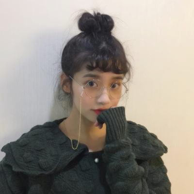 超赞!戴眼镜头像女生图片大放送👓 女生头像 第8张 超赞!戴眼镜头像女生图片大放送👓 女生头像 第8张