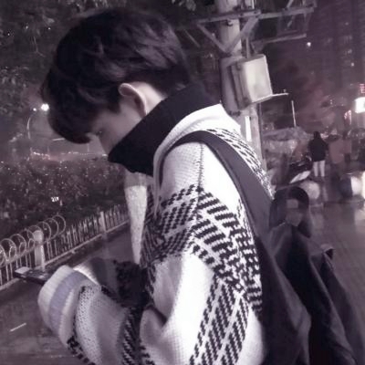 超酷的微信男生背影真人头像来袭👏 男生头像 第12张
