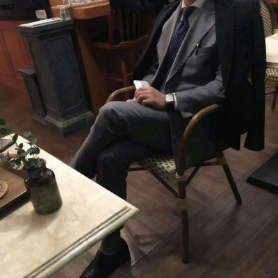 不露脸的西装领带成熟男生头像来袭 男生头像 第20张 不露脸的西装领带成熟男生头像来袭 男生头像 第20张
