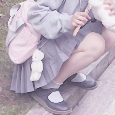 被这组短裙部位女生头像美哭啦🥰 女生头像 第21张