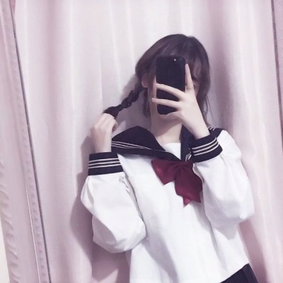 爱了!女孩拿手机挡脸图片头像合辑来袭🥳 女生头像 第2张 爱了!女孩拿手机挡脸图片头像合辑来袭🥳 女生头像 第2张