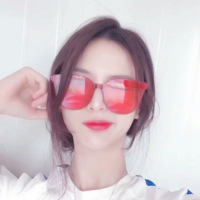 超赞!戴眼镜头像女生图片大放送👓 女生头像 第13张 超赞!戴眼镜头像女生图片大放送👓 女生头像 第13张