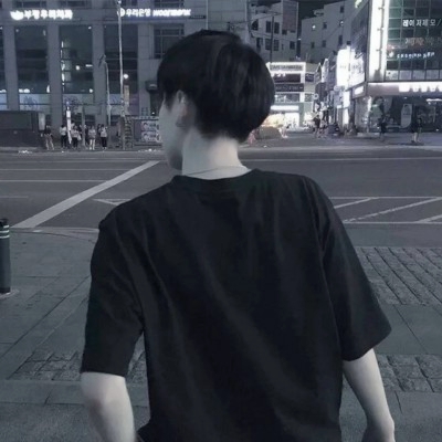 超酷的微信男生背影真人头像来袭👏 男生头像 第2张
