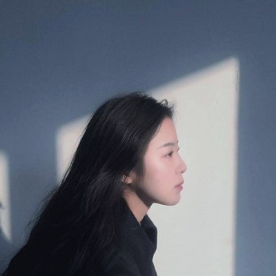 被这组高清女生侧颜头像美哭😭 女生头像 第1张