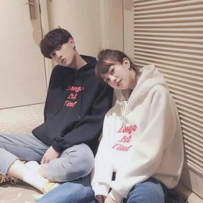 一左一右的双人情侣意境头像来啦💕 情侣头像 第8张