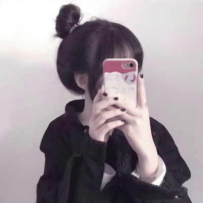 爱了!女孩拿手机挡脸图片头像合辑来袭🥳 女生头像 第8张 爱了!女孩拿手机挡脸图片头像合辑来袭🥳 女生头像 第8张