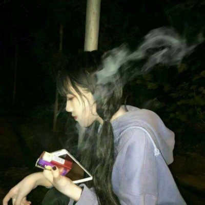 超A吸烟女生头像来袭,霸气拽酷风拉满💥 女生头像 第10张 超A吸烟女生头像来袭,霸气拽酷风拉满💥 女生头像 第10张