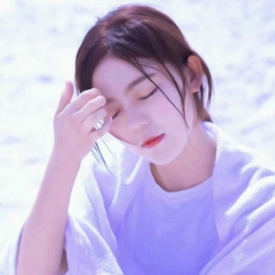 谁能拒绝淡蓝色调的女生头像啊💙 女生头像 第1张