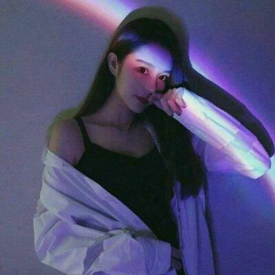 爱惨了这组彩虹下的女生侧脸QQ头像 女生头像 第3张 爱惨了这组彩虹下的女生侧脸QQ头像 女生头像 第3张
