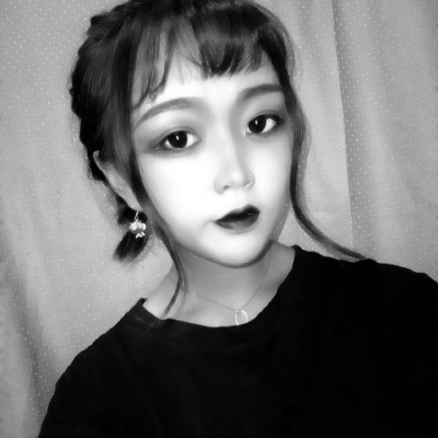 被帅到❗真人超酷黑白女生头像来袭 女生头像 第9张 被帅到❗真人超酷黑白女生头像来袭 女生头像 第9张