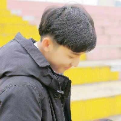 哇塞😍一人一半的真人情侣手机头像来咯 情侣头像 第1张 哇塞😍一人一半的真人情侣手机头像来咯 情侣头像 第1张