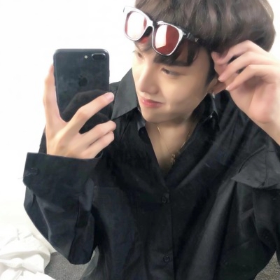 被帅到🤩 超绝男生冷淡头像大赏 男生头像 第11张