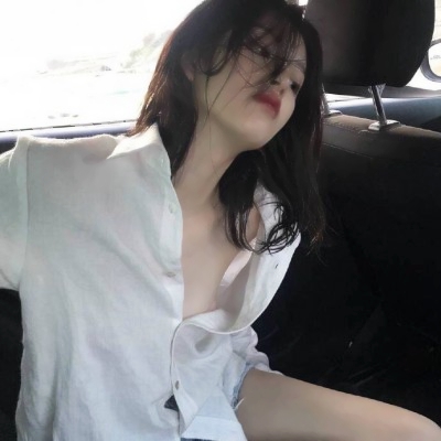 被这组高级质感御姐风真人头像美麻了😍 女生头像 第18张