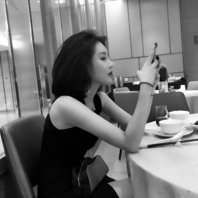 被这组高级质感御姐风真人头像美麻了😍 女生头像 第14张