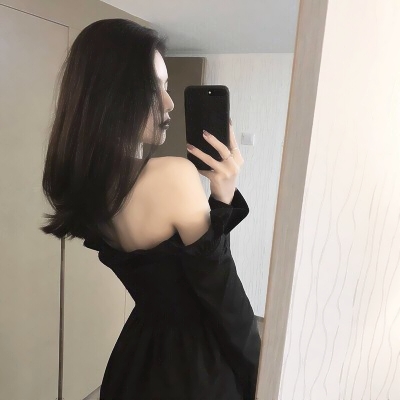 被这组高级质感御姐风真人头像美麻了😍 女生头像 第1张