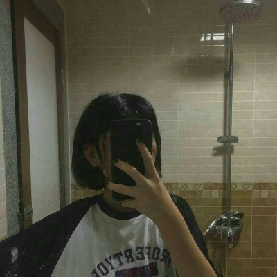 超绝！适合手机控女生的头像来啦 女生头像 第3张