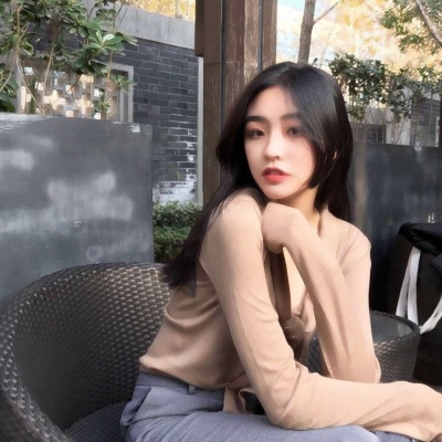 被这组高级质感御姐风真人头像美麻了😍 女生头像 第3张