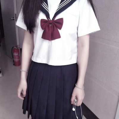谁能拒绝女高中生制服部位头像！不露脸也超绝 女生头像 第1张