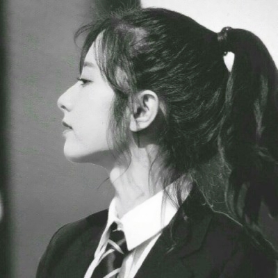 被帅到❗真人超酷黑白女生头像来袭 女生头像 第12张 被帅到❗真人超酷黑白女生头像来袭 女生头像 第12张