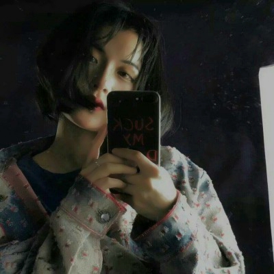 超绝！适合手机控女生的头像来啦 女生头像 第2张