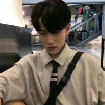 被帅到🤩 超绝男生冷淡头像大赏 男生头像 第15张