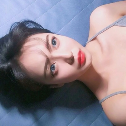 微信必备！个性十足的女生真人头像来啦 女生头像 第1张