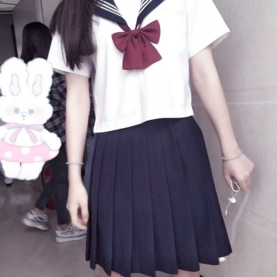 谁能拒绝女高中生制服部位头像！不露脸也超绝 女生头像 第4张