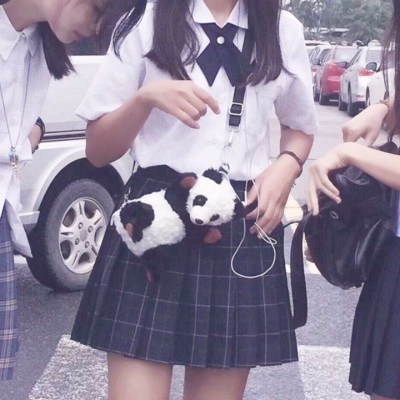 谁能拒绝女高中生制服部位头像！不露脸也超绝 女生头像 第15张