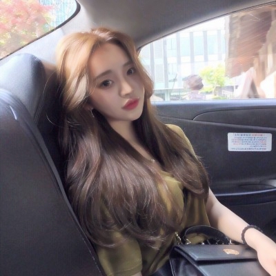 被这组高级质感御姐风真人头像美麻了😍 女生头像 第5张