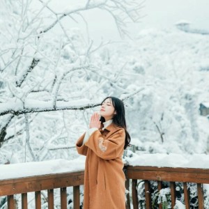 被这张雪景祈祷的女生头像美到心颤 女生头像