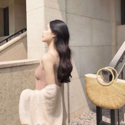 被这组高级质感御姐风真人头像美麻了😍 女生头像 第15张