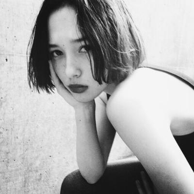短发女生侧脸头像，太飒啦！ 女生头像 第23张