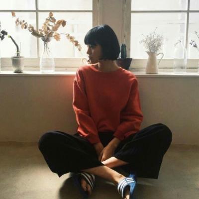 短发女生侧脸头像，太飒啦！ 女生头像 第22张