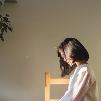 短发女生侧脸头像，太飒啦！ 女生头像 第2张