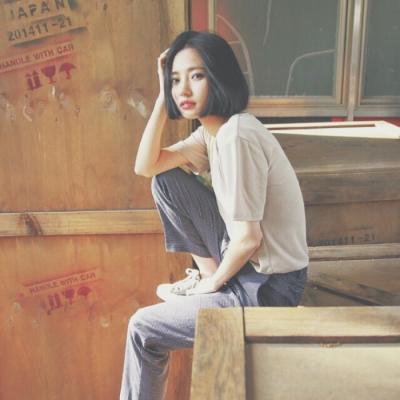 短发女生侧脸头像，太飒啦！ 女生头像 第12张