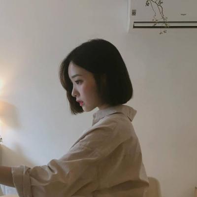 短发女生侧脸头像，太飒啦！ 女生头像 第3张