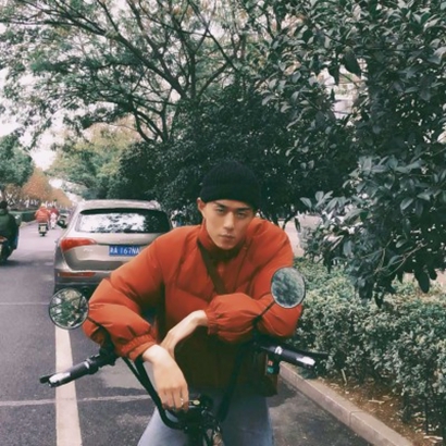 帅炸！超有街拍感的男生头像来啦 男生头像 第5张