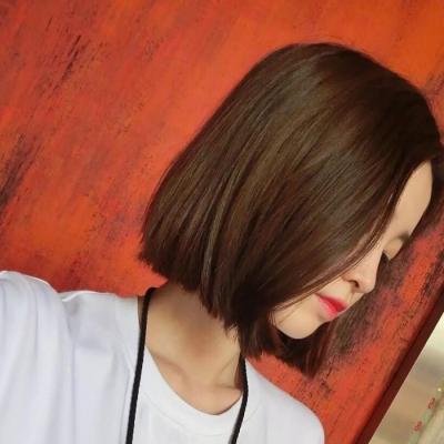 短发女生侧脸头像，太飒啦！ 女生头像 第24张