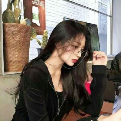谁懂啊🤩 这侧脸时尚气质女神头像美到心颤 女生头像 第16张
