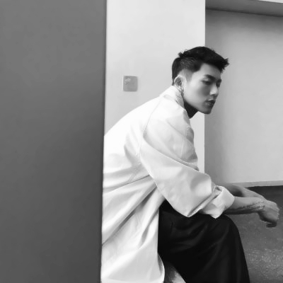 酷帅来袭!男生黑白高清头像大全🖤 男生头像 第16张 酷帅来袭!男生黑白高清头像大全🖤 男生头像 第16张
