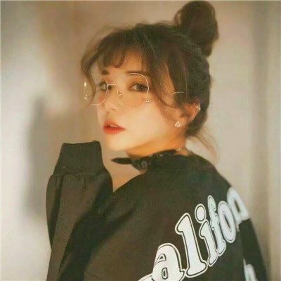 谁懂啊🤩 这侧脸时尚气质女神头像美到心颤 女生头像 第17张