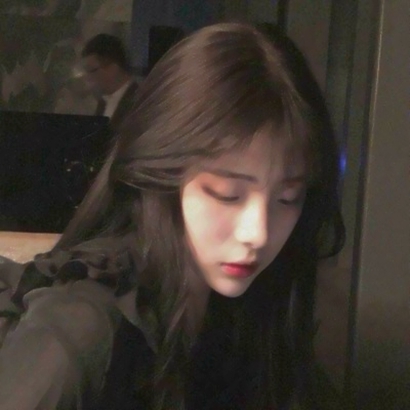 狠狠共情!微丧感女生头像来袭🥀 女生头像 第15张 狠狠共情!微丧感女生头像来袭🥀 女生头像 第15张