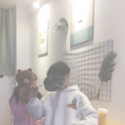 这些QQ稀有真人一左一右情侣头像太可以啦🥰 情侣头像 第1张