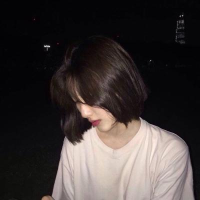 短发女生侧脸头像，太飒啦！ 女生头像 第8张