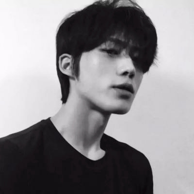 酷帅来袭!男生黑白高清头像大全🖤 男生头像 第11张 酷帅来袭!男生黑白高清头像大全🖤 男生头像 第11张