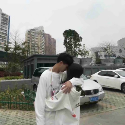这些QQ稀有真人一左一右情侣头像太可以啦🥰 情侣头像 第11张