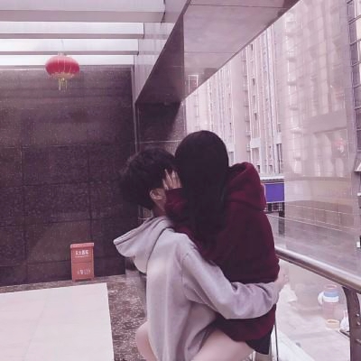 超甜！不露脸的QQ情侣一左一右头像来袭 情侣头像 第2张