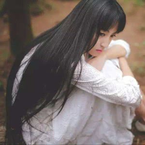 一眼心动!孤独感拉满的女生蹲姿背影头像✨ 女生头像 第6张 一眼心动!孤独感拉满的女生蹲姿背影头像✨ 女生头像 第6张
