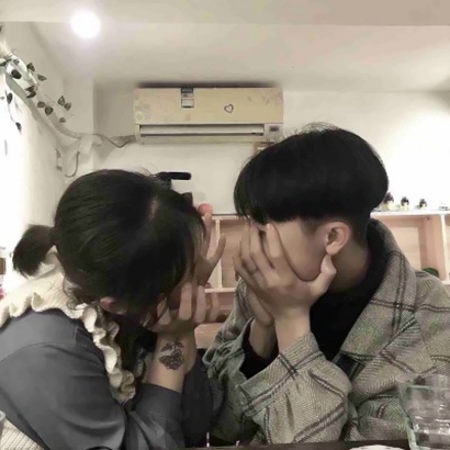 这些QQ稀有真人一左一右情侣头像太可以啦🥰 情侣头像 第17张