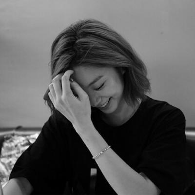 短发女生侧脸头像，太飒啦！ 女生头像 第5张